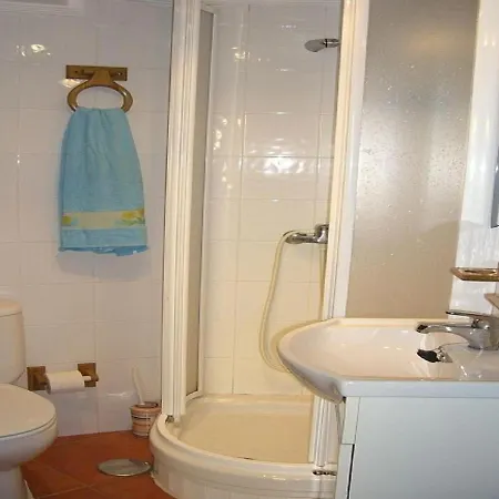 Hébergement de vacances House - 3 Bedrooms With Wifi - 00075